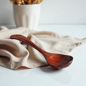 Cuchara de madera de estilo japonés hecha a mano de calidad superior 100%, cuchara curva pequeña para condimentos, charcutería y utensilios de degustación - Product Image 1