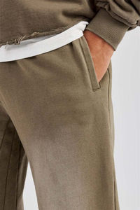 Vente en gros 2025 Nouveau design personnalisé 420gsm Survêtement en coton lourd uni délavé à l'acide avec fermeture éclair et pantalon de survêtement pour hommes - Product Image 5