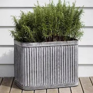 Jardinières en fer de qualité supérieure pour exportateurs – Matériaux haut de gamme, écologiques, décoration élégante pour complexes résidentiels - Product Image 3