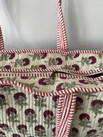 Sac fourre-tout matelassé fait main en tissu de coton uni beige et bordeaux, sac de voyage écologique pour tous les jours, fermeture éclair, doublure en PVC