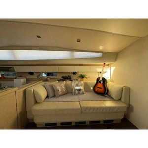 Camas Sofá Premium Jeanneau Yachts 65 para Comodidad y Estilo - Product Image 1