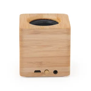Set Regalo Aziendale Personalizzato con Altoparlante in Legno Elegante - Product Image 3