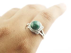 Bague empilable en argent sterling 925 avec pierre précieuse ronde en malachite naturelle, faite à la main, pour femmes, bijoux sertis - Product Image 5