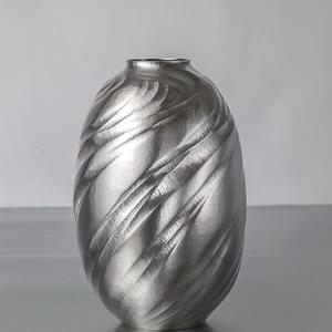 Vase végétal doré et vase à fleurs design idéal pour la décoration intérieure personnalisé fait à la main meilleur décor intérieur et design fait main - Product Image 1