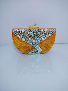 Monederos de resina de color beige hechos a medida modernos y exclusivos con adornos de plata ideales para tiendas de accesorios de moda - Product Image 5