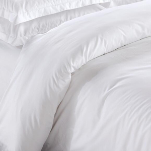 Vente en gros de draps de lit en satin de coton 100% personnalisés ensemble de literie pour hôtel de haute qualité King Size motif solide imprimé bambou rempli de soie - Product Image 2