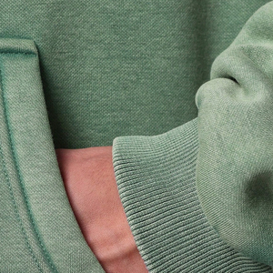 เสื้อฮู้ดดี้ผู้ชายสีเขียวมะกอกทรงหลวม ผ้าหนา มีกระเป๋าหน้าขนาดใหญ่และปลายแขนเสื้อแบบริบ สำหรับสวมใส่สบายๆ แบบลำลอง เสื้อฮู้ดดี้สั่งทำพิเศษ - Product Image 3