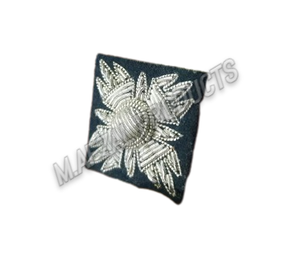 Insignias de uniforme cosidas sin níquel con logotipo personalizado bordado de alambre 100% hecho a mano con embalaje de caja de forma personalizada para venta al por mayor - Product Image 4