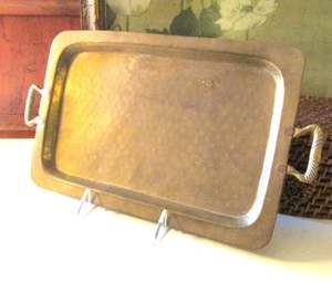 Forma rectangular Las más nuevas tendencias en bandejas de servicio de latón con el último estilo con funciones y asas - Product Image 4