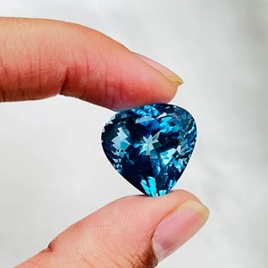 Piedra preciosa suelta de Topacio Azul suizo vívido raro, gemas de corte elegante de Topacio Azul de alta calidad de 13,85 quilates - Product Image 1