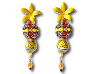 Boucles d'oreilles pendantes pour femme Raffaella De Angeli Deruta 04 jaunes, fabrication artisanale italienne, romantiques, uniques, accessoire de perles unique - Product Image 1