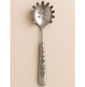 Serveur de spaghettis en acier inoxydable martelé cuillère à nouilles élégante lève-pâtes à fente avec poignée élégante pour décor de cuisine moderne - Product Image 3