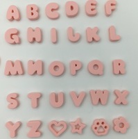 Breloques pour collier d'animaux de compagnie, étiquettes alphabet et chiffres pour noms personnalisés de chiens et chats, accessoires pour animaux, décoration de collier DIY, vente en gros