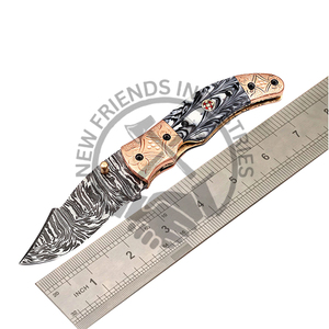 Couteau pliant en acier damas de qualité supérieure avec poignée ergonomique pour la chasse au transport quotidien et les aventures en plein air - Product Image 6