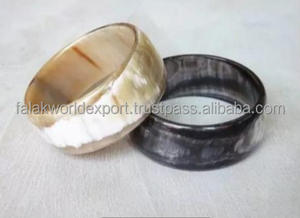 Poignets en corne faits à la main d'Afrique Bracelets en corne de buffle naturelle Bracelets en corne polie large pour femmes Bijoux Boho par FWE - Product Image 6