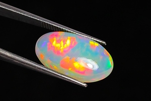 Fabuleux éthiopien opale pierre précieuse arc-en-ciel Flashy éthiopien opale Cabochon forme ovale pour la fabrication de bijoux - Product Image 3