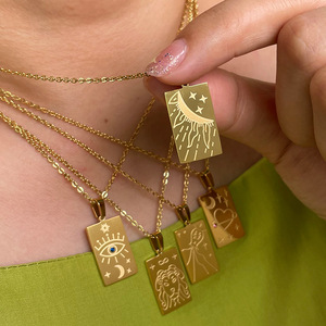 Impermeable joyería personalizada 18K oro Tarot tarjeta collar único <span class=keywords><strong>acuario</strong></span> corazón Leo <span class=keywords><strong>sol</strong></span> ojo patrón Zodiaco Tarot Collar para mujer - Product Image 5