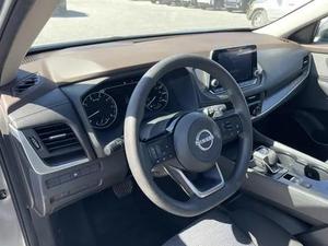 Usado 2023 Nissan Rogue SV - Product Image 4