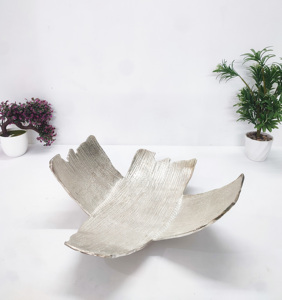 Nouvel arrivage Bol à fruits plaqué argent de luxe Premium Hot Coming Bol à fruits moderne vintage en relief Surface brute en argent pour la maison - Product Image 3