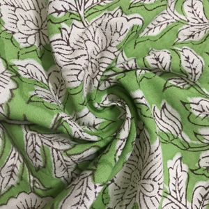 Tela de Algodón Estampada a Mano con Diseño Floral Indio Vintage, Estilo Botánico Indo-Europeo - Product Image 1