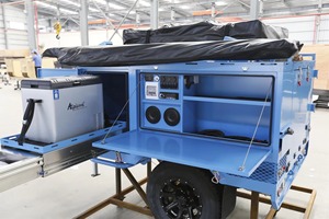 Remolque de Viaje Ligero de Aluminio 4x4, Cocina Deslizable, Mesa Plegable, Cajones de Almacenamiento, Portaequipajes de Techo, Suspensión de Doble Amortiguación - Product Image 4