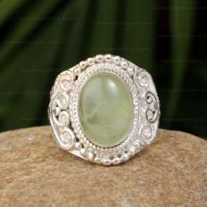 Anillo fino de Plata de Ley 925 de diseñador Impresionante Prehnita natural 10x14mm Forma ovalada Regalo de aniversario de boda bohemio para ella - Product Image 1