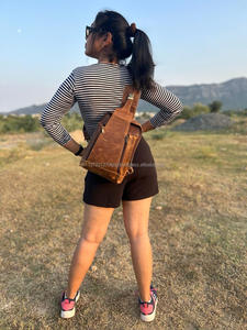 Nuevo estilo hecho a mano de grano completo de cuero Crunch estilo Vintage Unisex Sling Chest Made Unique Triangle Messenger Utility Cross Bags - Product Image 6