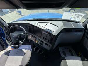 รถบรรทุกมือสอง Cascadia 126 Sleeper ปี 2021 พร้อมส่งฟรี - หลังคาสูง 455 แรงม้า เกียร์อัตโนมัติ Dt12 12 สปีด จัดส่งทั่วโลก - Product Image 2
