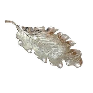 <b>Top</b> Selling Elegant Silver Leaf Design Serving Platter For Serving Nuts And Dry Fruits in Low Price - Product Image 2