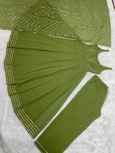 ROBE DE SOIRÉE EN GEORGETTE LOURDE DE HAUTE QUALITÉ, AVEC DUPATTA FANTAISIE AU PRIX DE GROS POUR LES WEDIINGS ET LES FÊTES - Product Image 6