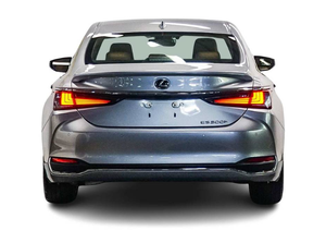 NUEVO Y EXCELENTE Lexus ES 300h SEDÁN 2024 USADO - Product Image 4