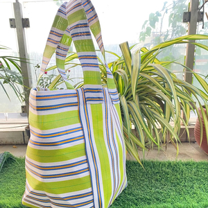 กระเป๋าผ้าไนลอนหลากสีเป็นมิตรต่อสิ่งแวดล้อมอินเดียถุงผ้าทอลายทางรีไซเคิลผลิตในวัสดุ PP อินเดีย - Product Image 1