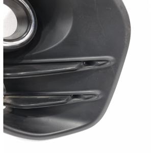 Cadre de cache de phare antibrouillard avant droit KIA Sportage Série 86522-F1000 (16>21) - Product Image 3
