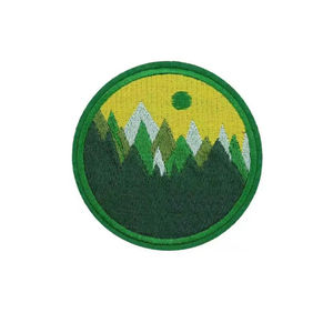 Écussons et badges brodés personnalisés avec logo animal lion, 100% broderie machine, à coller au fer - Product Image 3