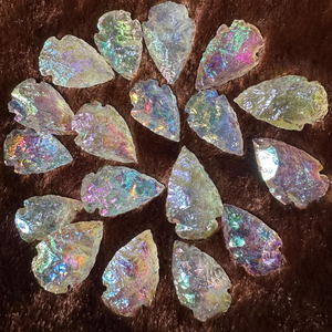 Pointe de flèche en cristal - Pointes de flèche en quartz aura en gros - Points de cristal recouverts d'un arc-en-ciel en vrac - Product Image 1