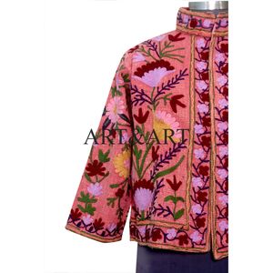 Veste matelassée d'hiver pour femme, confortable, élégante, faite à la main, avec broderie Suzani, en coton tricoté - Product Image 2