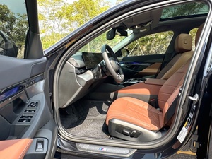 รถยนต์ BMW i5 eDrive ปี 2023 สภาพดี ใช้งานน้อย เกียร์อัตโนมัติ พวงมาลัยซ้าย รุ่น 35L M Sport Sedan Package - Product Image 4