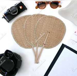 Cœur d'éventail de main de tissage d'artisanat de bambou/ventilateurs de main de paume personnalisés tissés à la main ventilateur de raphia de rotin - Product Image 3