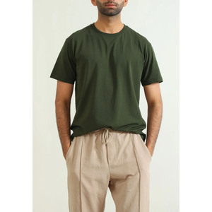 Camiseta Casual de Algodón para Hombre, Corte Regular, Color Verde Oliva, Manga Corta, Cuello Redondo, Estilo Jersey de Punto, Color Sólido - Product Image 1