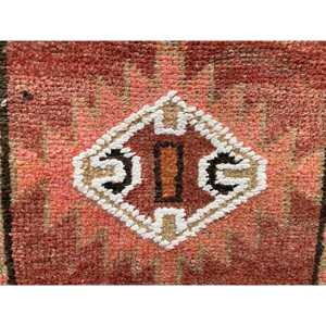 Alfombra Turca Vintage de 2.6x13 pies, Alfombra de Lana con Diseño Floral Marrón y Blanco - Product Image 5