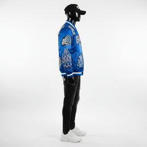 Lujo 300GSM Chaqueta de satén azul Patrón de llama Parche bordado Logotipo personalizado Varsity Bomber Street Style Chaqueta de satén para hombre - Product Image 4