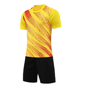 Meilleure vente Maillot d'entraînement de football à manches courtes multicolore fait à la main Vêtements de sport avec logo personnalisé Chemises de football Ensembles de vêtements - Product Image 2