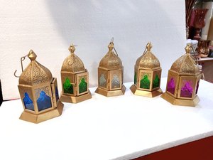 Lanterne à Suspension Marocaine Décorative Suspension Moderne Lampe à Suspension en Métal pour Maison Unique et Idéal pour l'Artisanat en Métal - Product Image 3