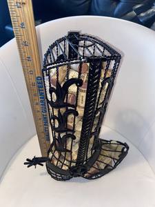 Présentoir en métal en forme de botte de cowboy pour bouchons de vin, noir, fait main, disponible à prix abordable, meilleure vente - Product Image 4