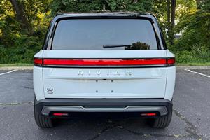 2025 Ri Vian R1S AWD Caja de cambios automática de coche de bajo kilometraje Dirección izquierda Gas oscuro/condición eléctrica - Product Image 3