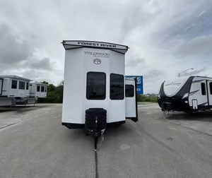 Autocaravanas y Remolques de Viaje 2025 2024 2026 F-o-r-e-s-t R-i-v-e-r Wildwood G-r-a-n-d L-o-d-g-e 42I-C-E - Product Image 3