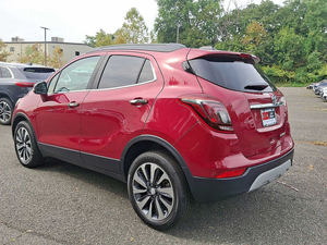 NEATLY UTILISÉ 2019 B-u-i-c-k En_core Essence AWD - Product Image 3