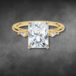 แหวนเพชรทรงเรเดียนท์คัท 3 เม็ด ทอง 14K 18K ประดับเพชรทรงคิทด้านข้าง ได้รับการรับรองจาก IGI ของขวัญเครื่องประดับชั้นดีสำหรับเธอ - Product Image 1