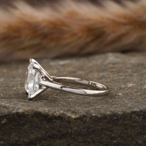 Anillo de compromiso solitario con forma de princesa, diseño elegante, anillo clásico de lujo con diamante creado en laboratorio en anillo de oro sólido de 10K - Product Image 2