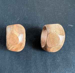 Anneaux de serviette en rotin élégants Expérience culinaire raffinée Décoration de table en osier - Product Image 1